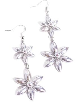 Paparazzi Pearl Posy Silver Earrings NWT